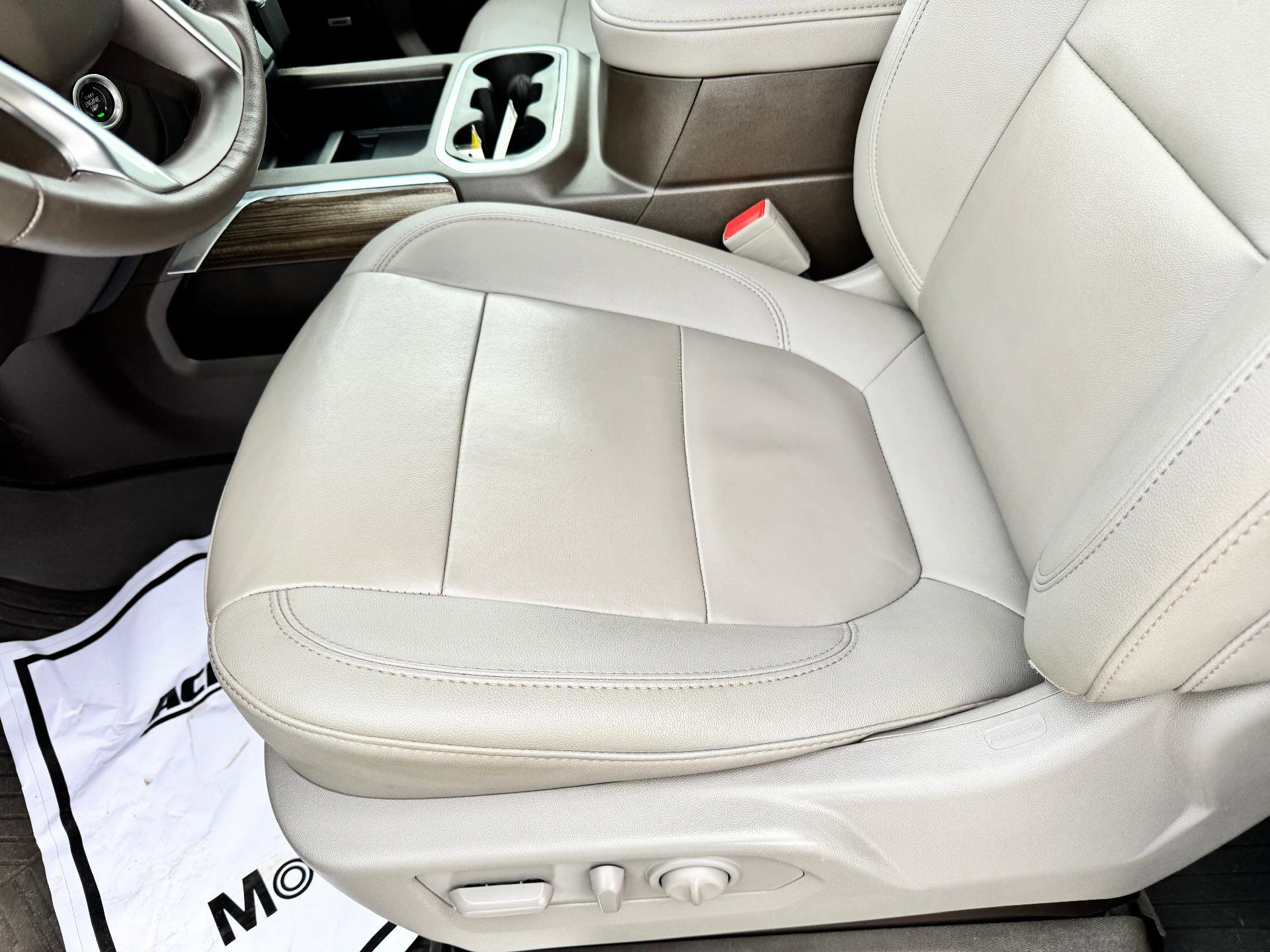 Used 2022 Chevrolet Silverado 1500 LT Trail Boss w/ Convenience Package II image 10