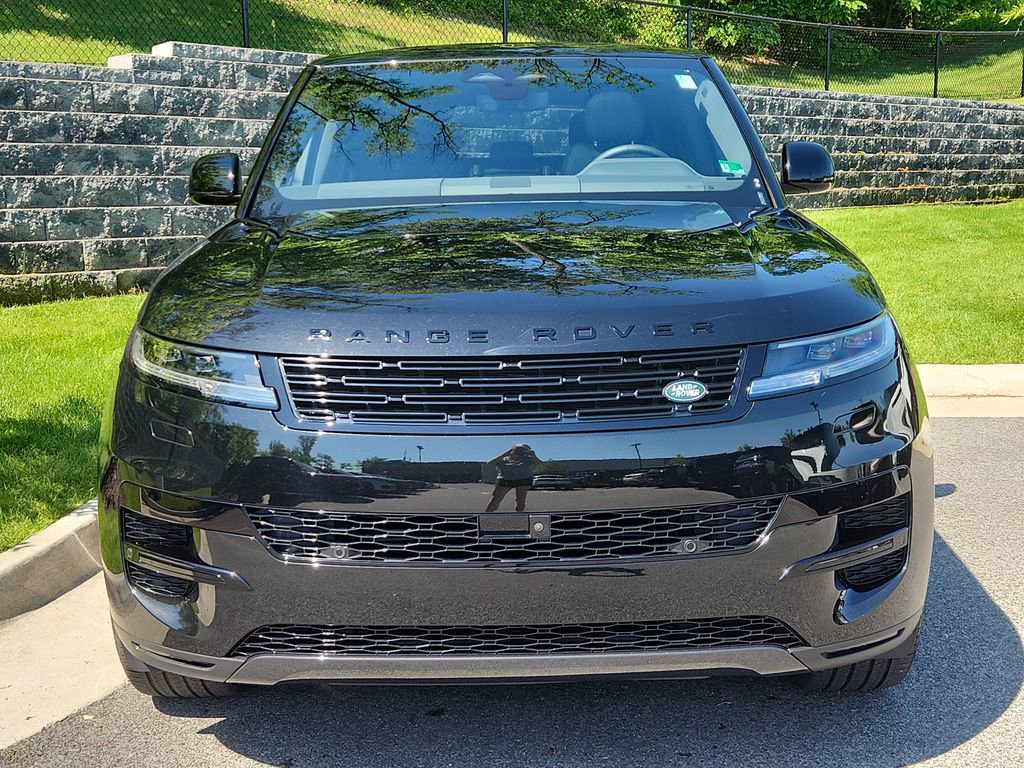Used 2025 Land Rover Range Rover Sport SE AWD/4WD image 8