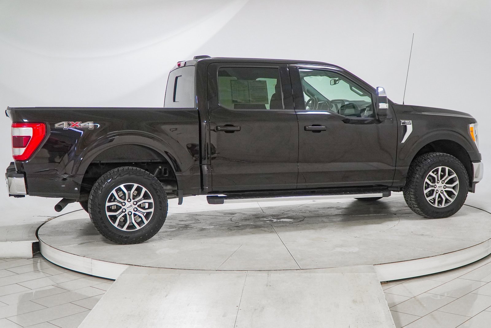 Used 2021 Ford F150 Lariat w/ Max Trailer Tow Package image 13