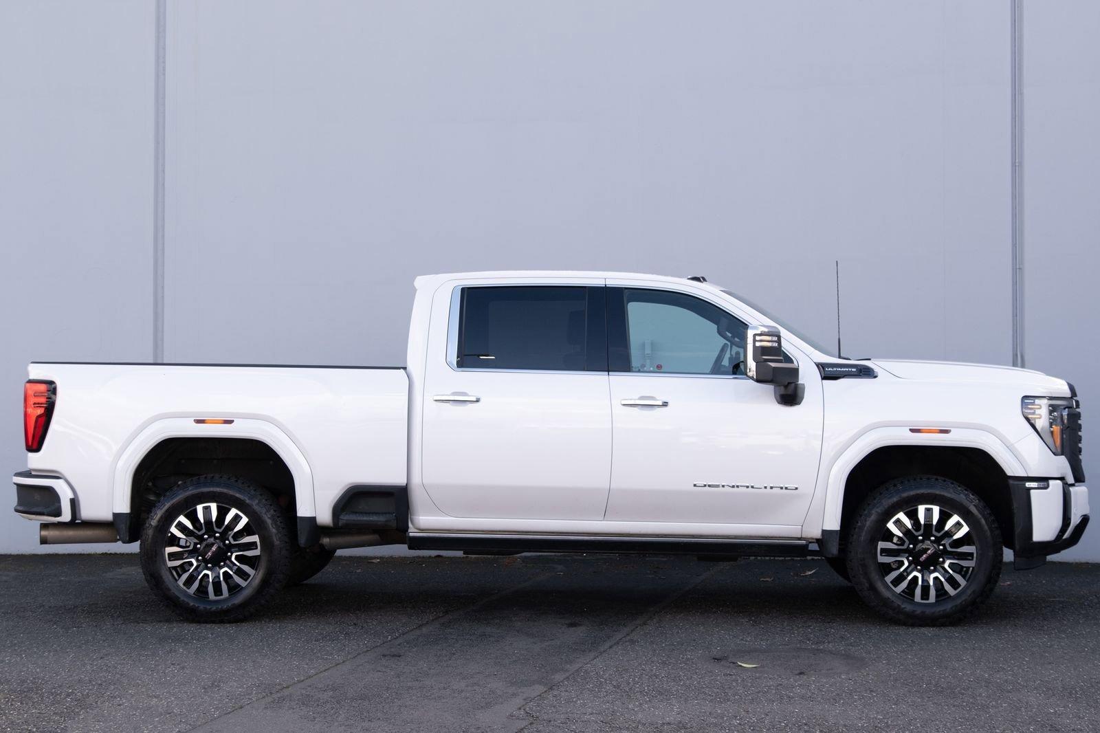 Used 2024 GMC Sierra 2500 Denali Ultimate w/ Max Trailering Package image 37