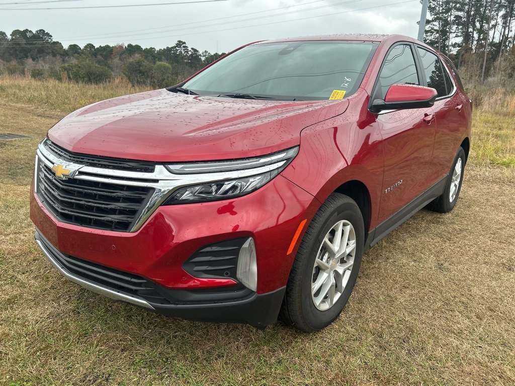 Used 2024 Chevrolet Equinox LT image 2