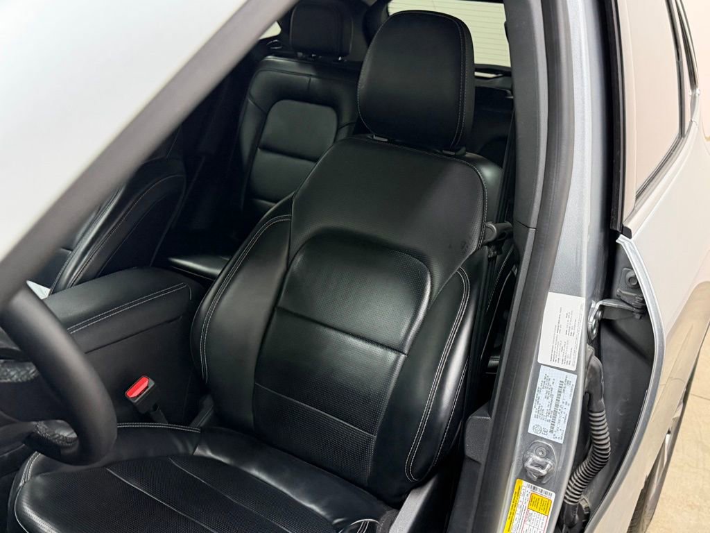 Used 2024 Ford Escape Platinum image 40