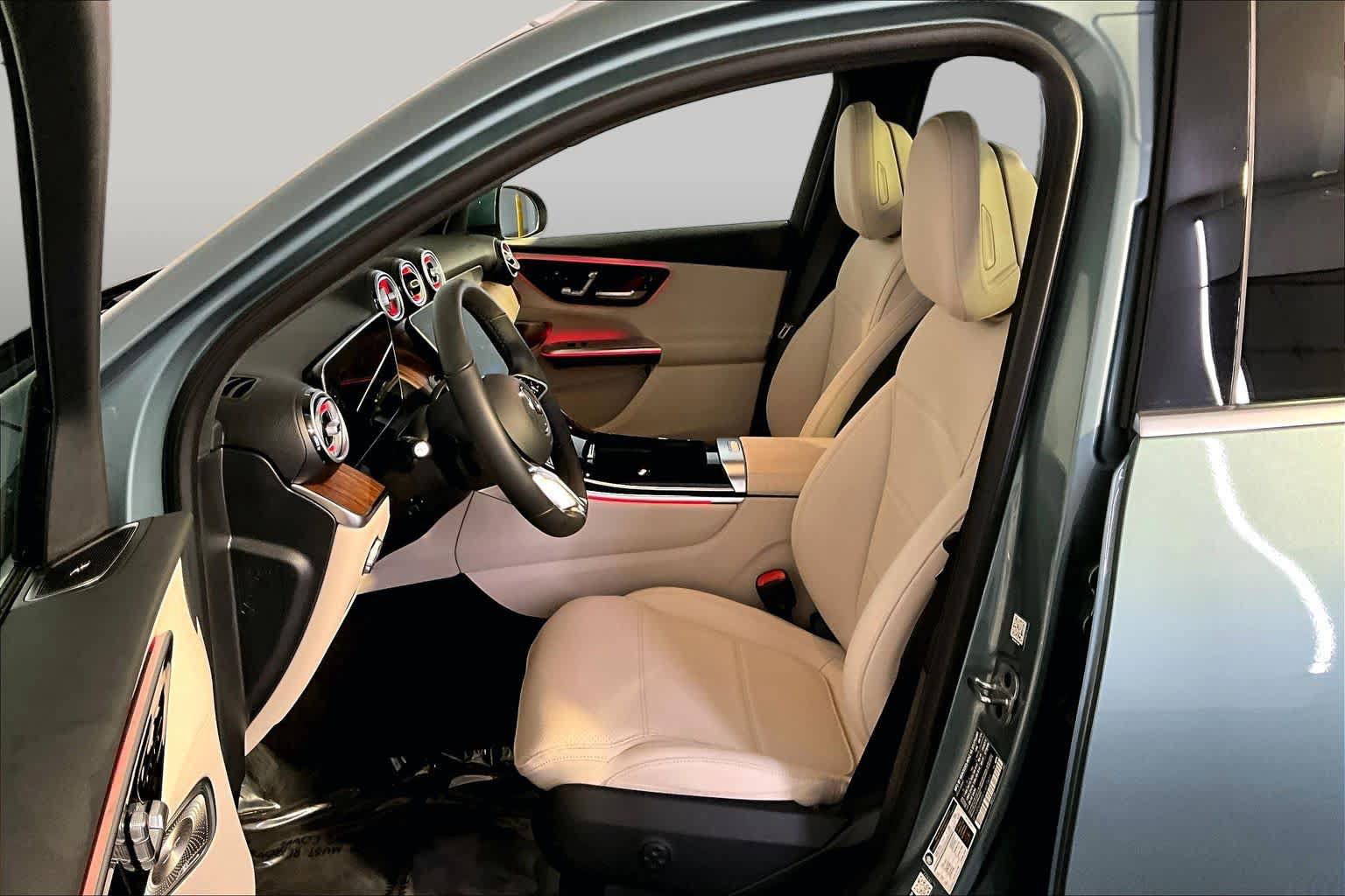 Used 2026 Mercedes-Benz GLC 300 4MATIC image 9