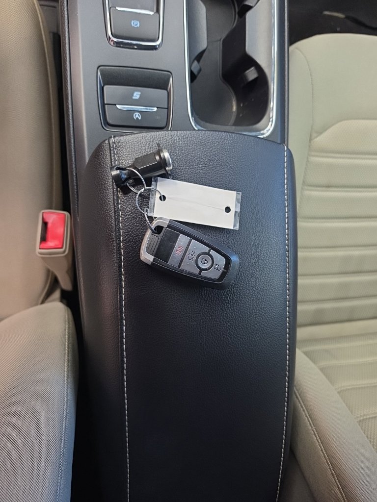 Used 2020 Ford Fusion SE FWD image 28