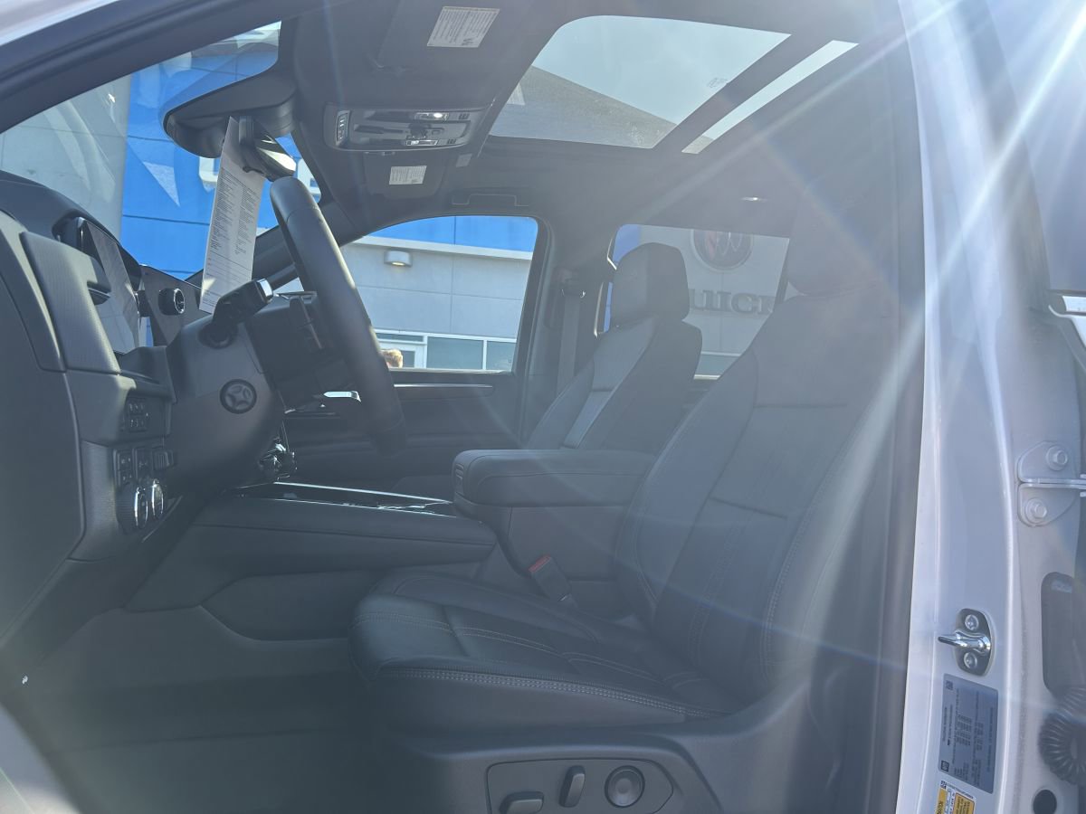 Used 2025 Chevrolet Tahoe High Country image 12