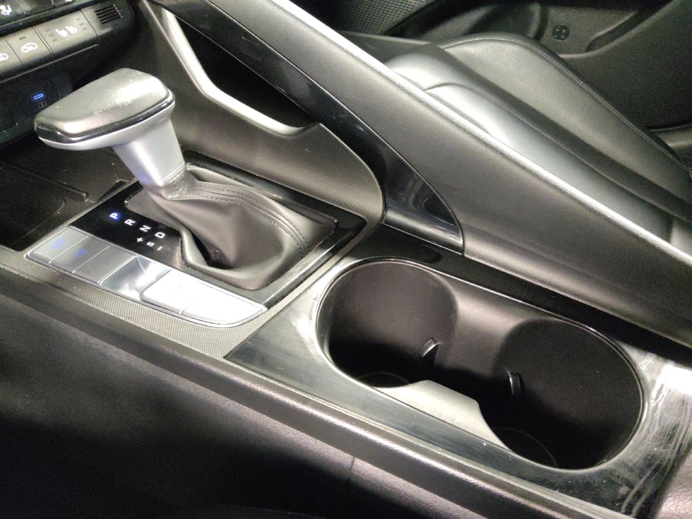 Used 2025 Hyundai Elantra Limited FWD image 26