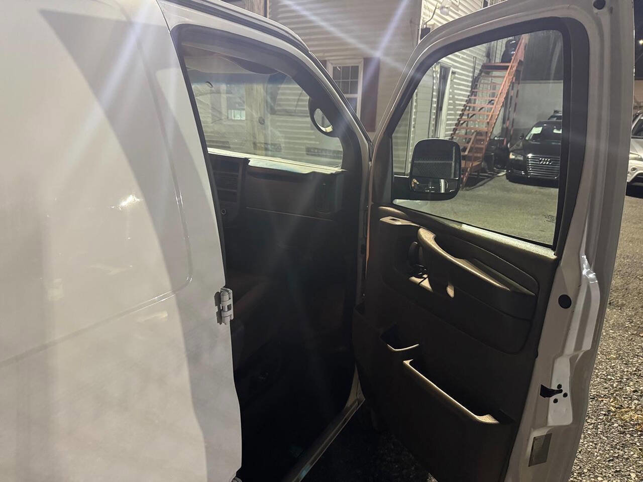 Used 2014 Chevrolet Express 3500 image 13