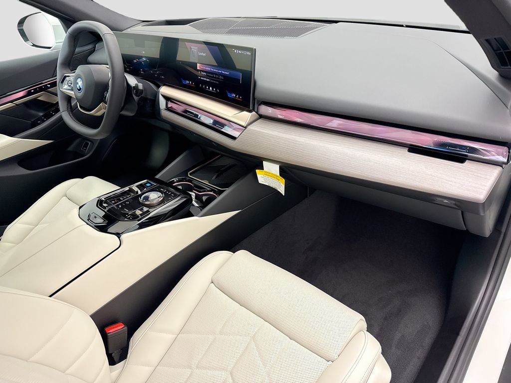 New 2026 BMW i5 eDrive40 w/ Premium Package image 16