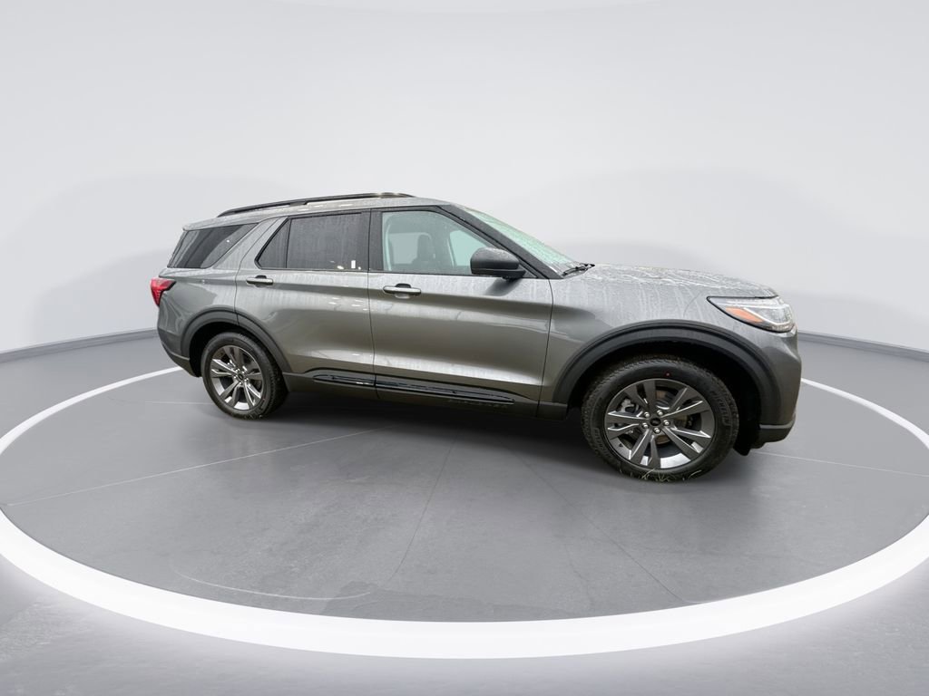 New 2026 Ford Explorer Active w/ Active Comfort Package image 2