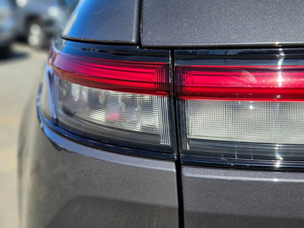 New 2025 Jeep Grand Cherokee Altitude image 8