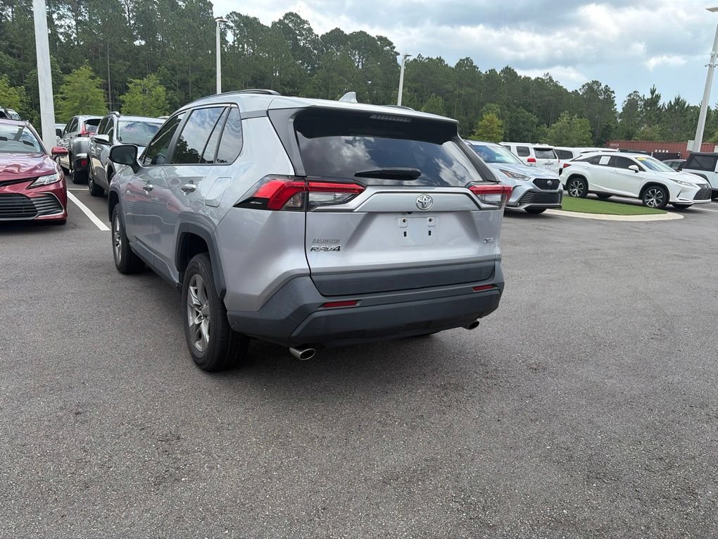 Used 2022 Toyota RAV4 XLE w/ Convenience Package FWD image 8