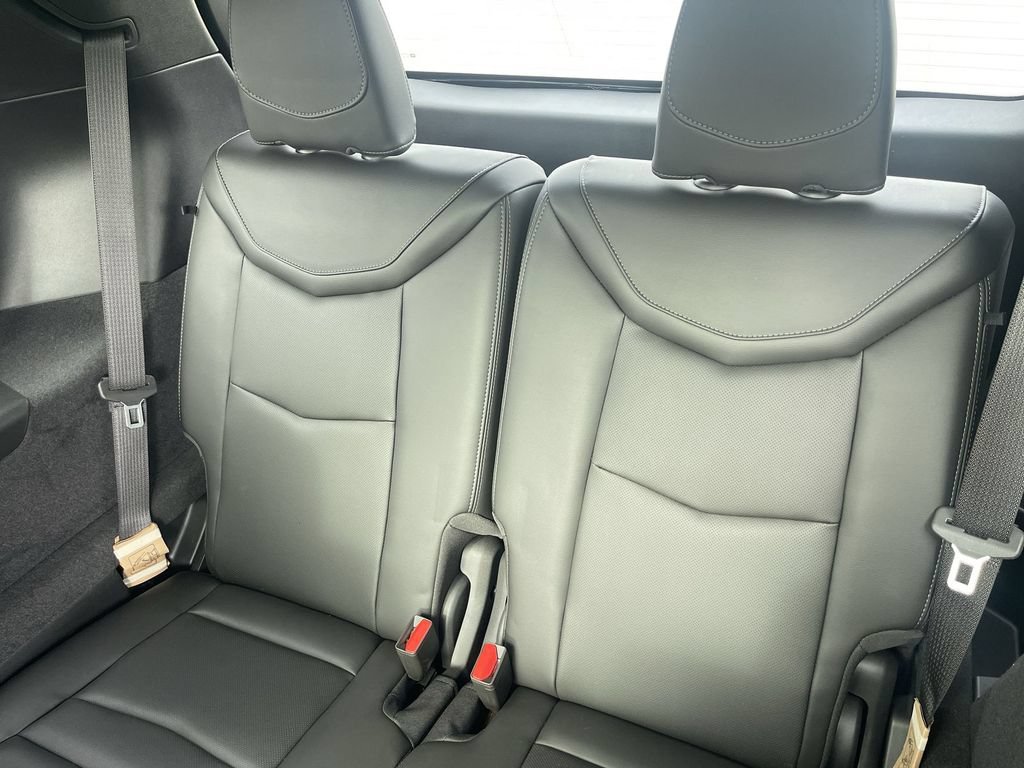 Certified 2024 Cadillac XT6 Premium Luxury w/ LPO, Floor Liner Package AWD/4WD image 41