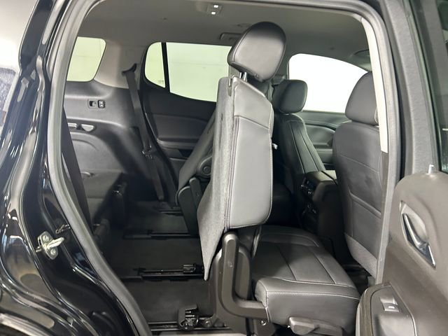 Used 2023 GMC Acadia SLT image 28