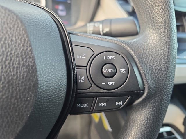 Used 2021 Toyota Corolla LE image 18