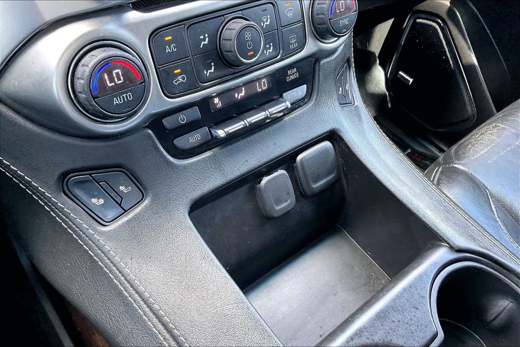 Used 2018 Chevrolet Suburban LT RWD image 25