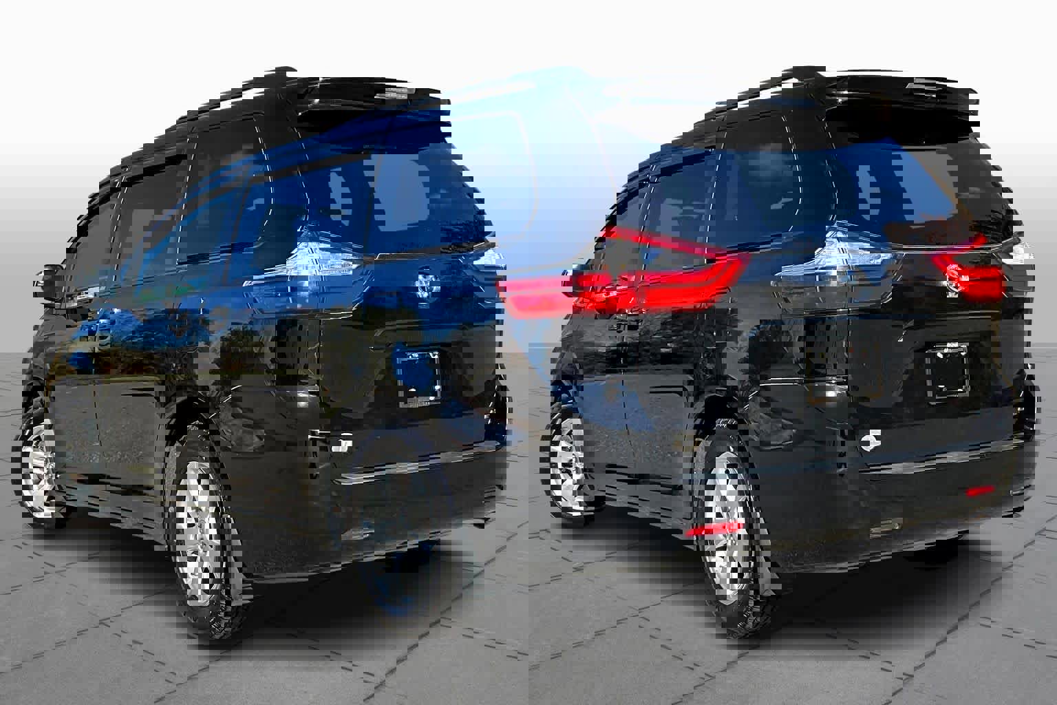 Certified 2017 Toyota Sienna LE image 11