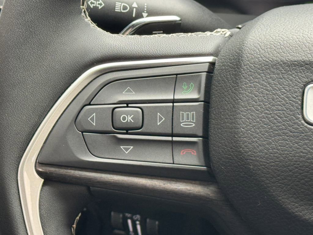 Used 2023 Jeep Grand Cherokee 4WD 4xe image 31