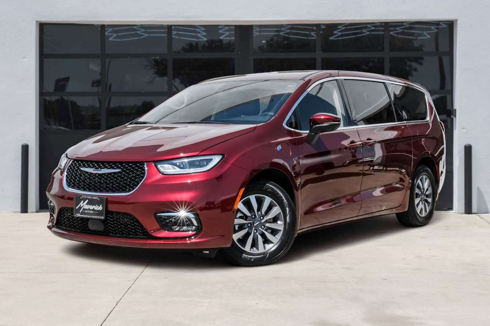 Used 2023 Chrysler Pacifica Touring-L