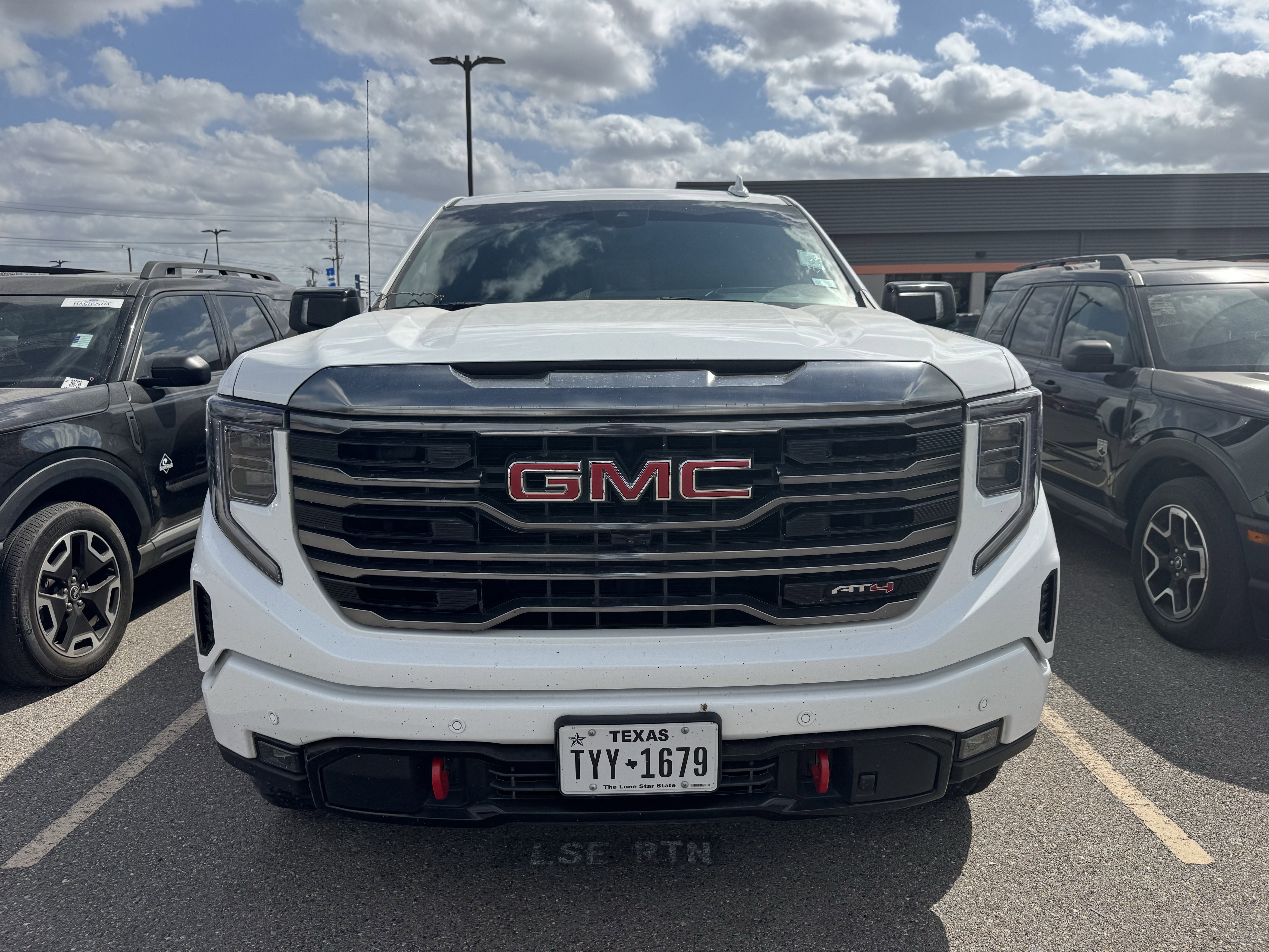Used 2024 GMC Sierra 1500 AT4 w/ Technology Package image 1