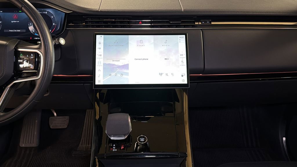 Used 2024 Land Rover Range Rover Sport SE image 19