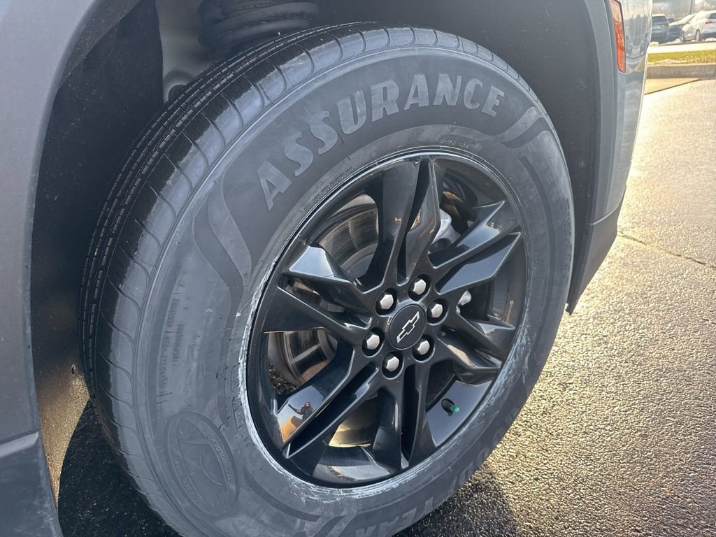 Certified 2023 Chevrolet Traverse LT w/ Midnight/Sport Edition image 9