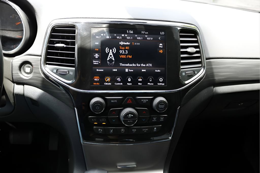 Used 2022 Jeep Grand Cherokee Laredo X RWD image 23