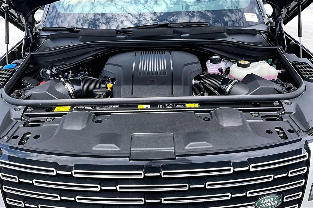 New 2026 Land Rover Range Rover Long Wheelbase Autobiography AWD/4WD image 13