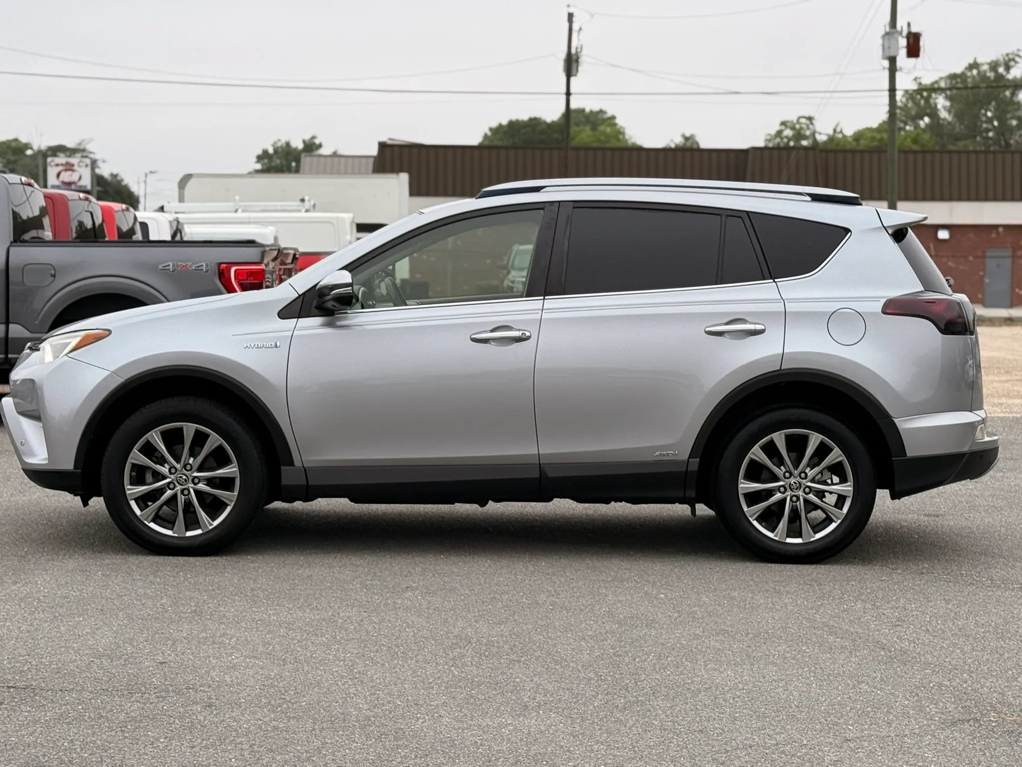 Used 2017 Toyota RAV4 Limited w/ Advanced Technology Package AWD/4WD image 6