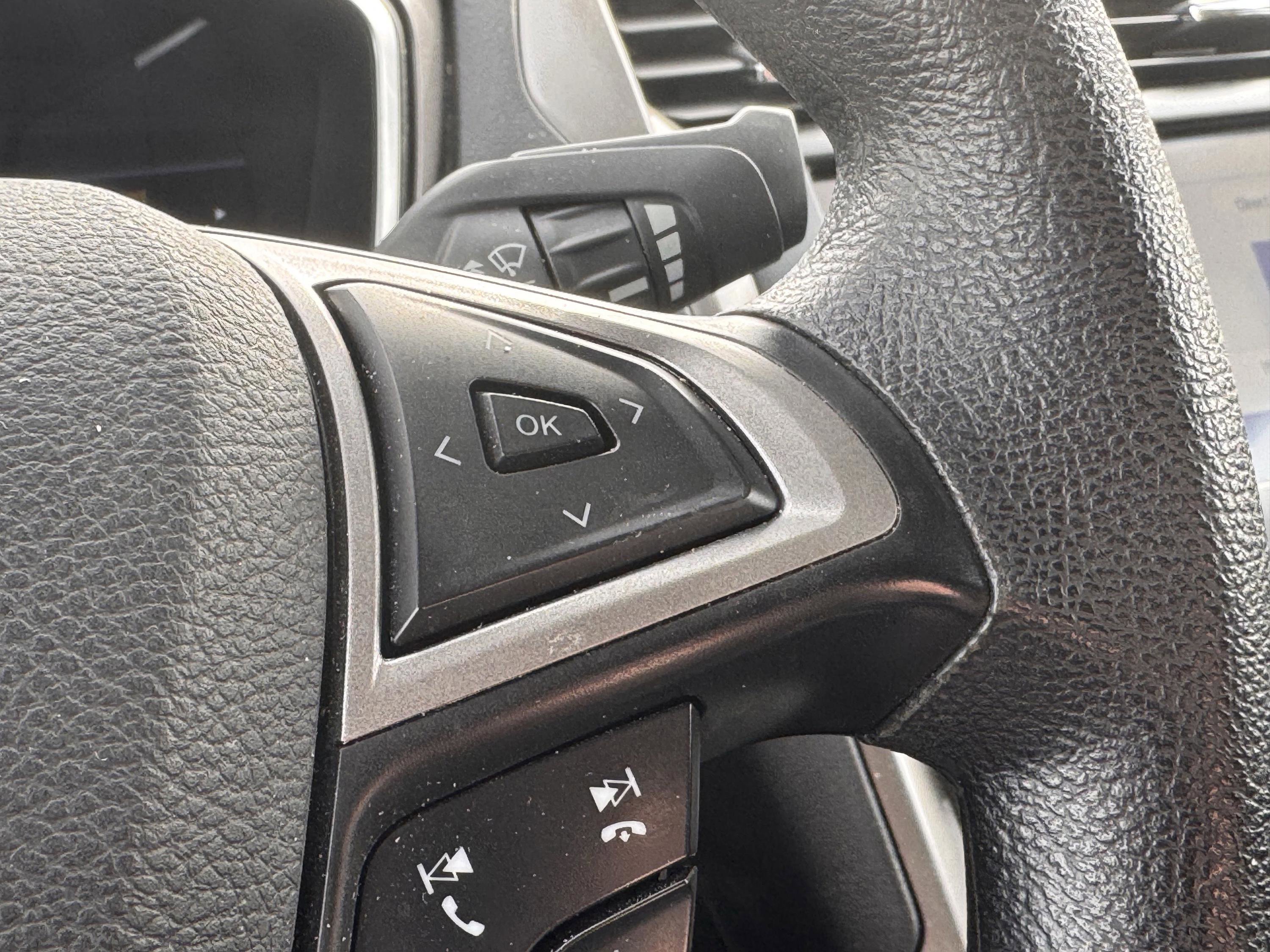 Used 2019 Ford Fusion SE image 10