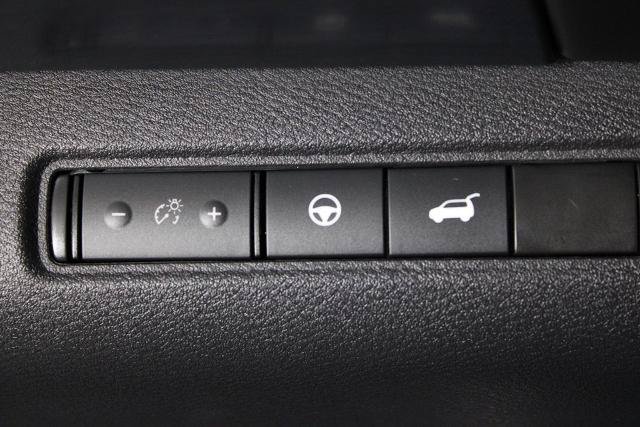 Certified 2023 Nissan Pathfinder SL w/ Black Appearance Package FWD image 25