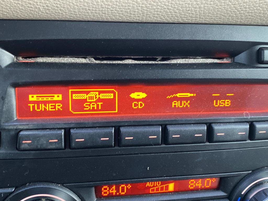 Used 2010 BMW 335i Convertible image 23