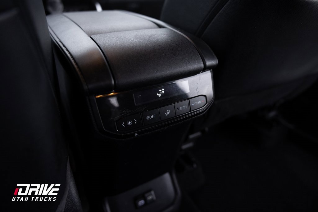 Used 2023 Toyota Highlander XLE image 28