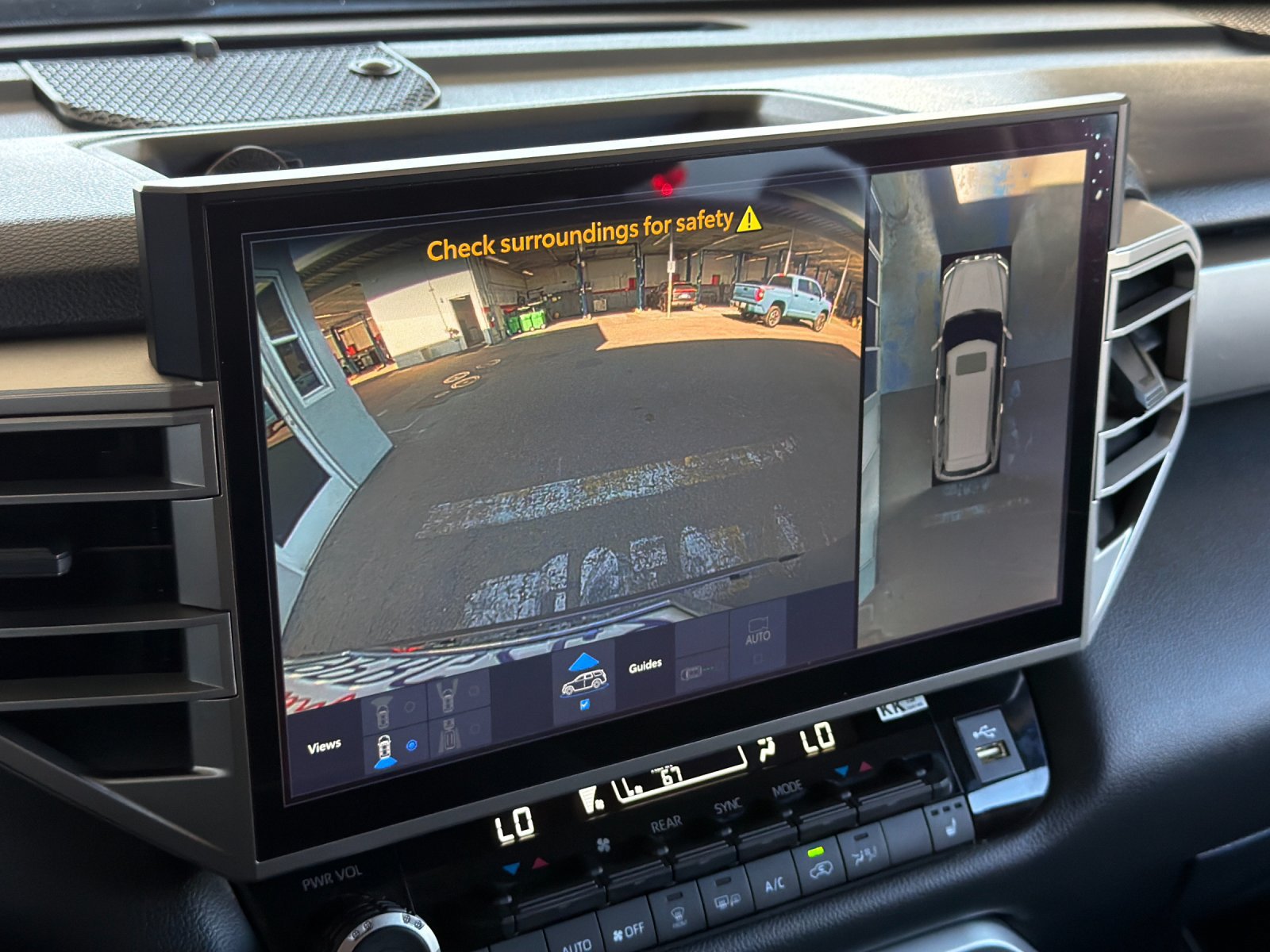 Used 2024 Toyota Sequoia SR5 w/ SR5 Premium Package AWD/4WD image 19