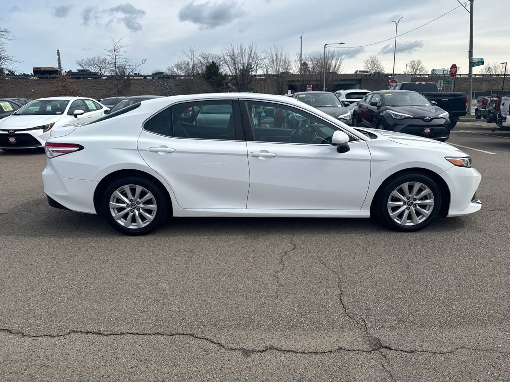 Used 2018 Toyota Camry LE image 8