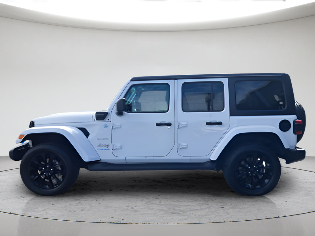 Used 2023 Jeep Wrangler Unlimited Sahara w/ Cold Weather Group AWD/4WD image 6