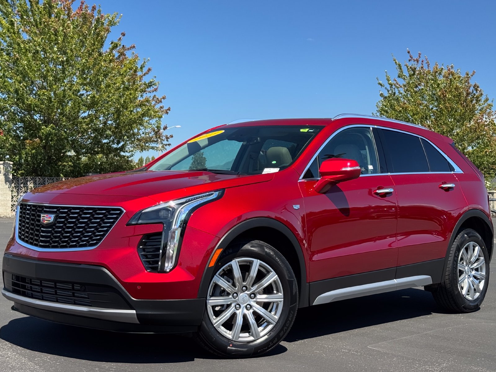 Used 2023 Cadillac XT4 Premium Luxury AWD/4WD image 1