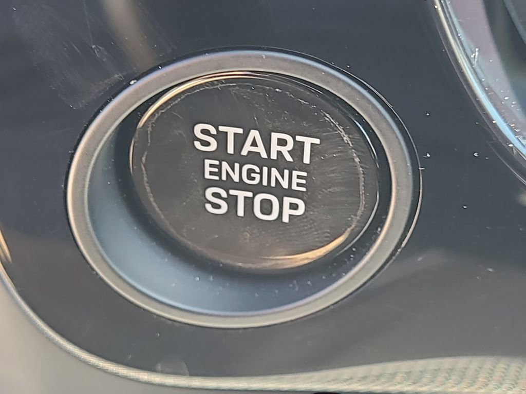 Used 2024 Porsche Cayenne AWD/4WD image 25