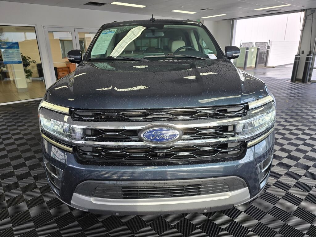 Used 2024 Ford Expedition Limited image 9
