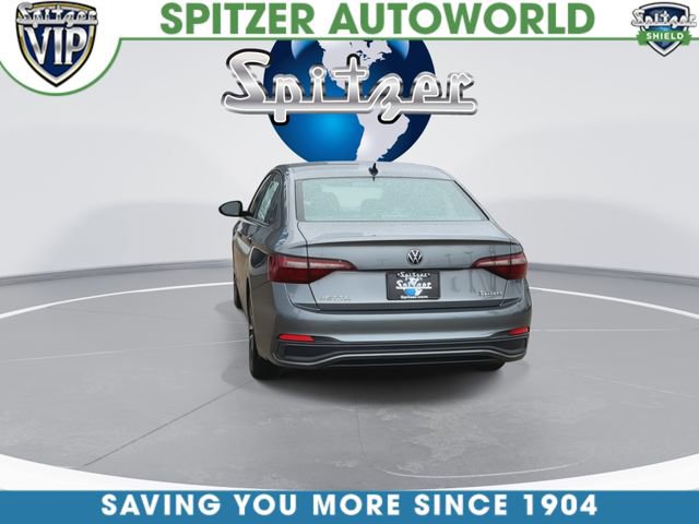 Used 2022 Volkswagen Jetta Sport image 8