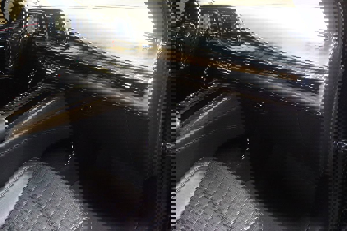 Used 2022 Cadillac Escalade Sport Platinum w/ LPO, ONYX Package image 71