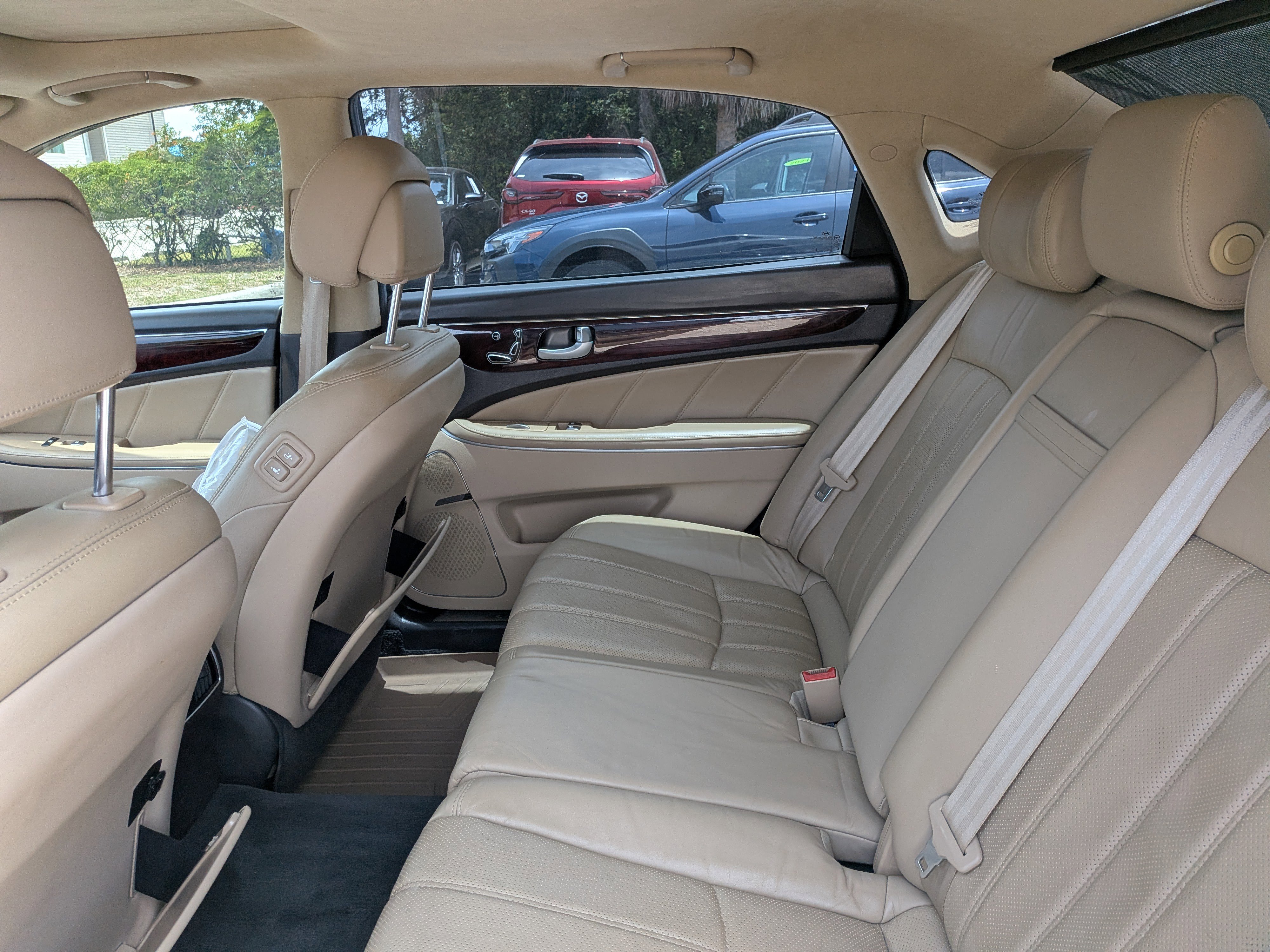 Used 2012 Hyundai Equus Signature RWD image 14
