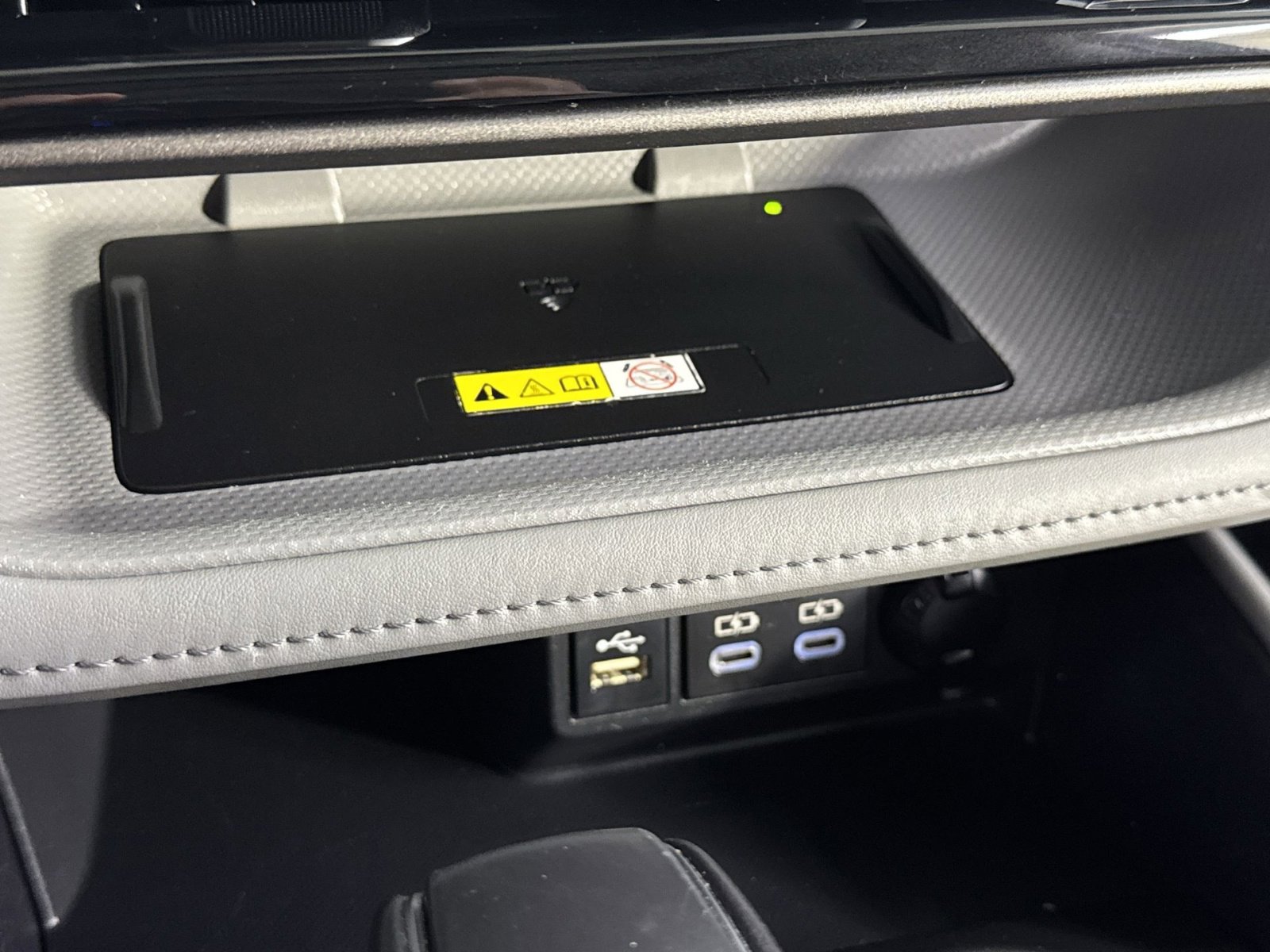 Used 2023 Toyota Highlander XLE FWD image 45