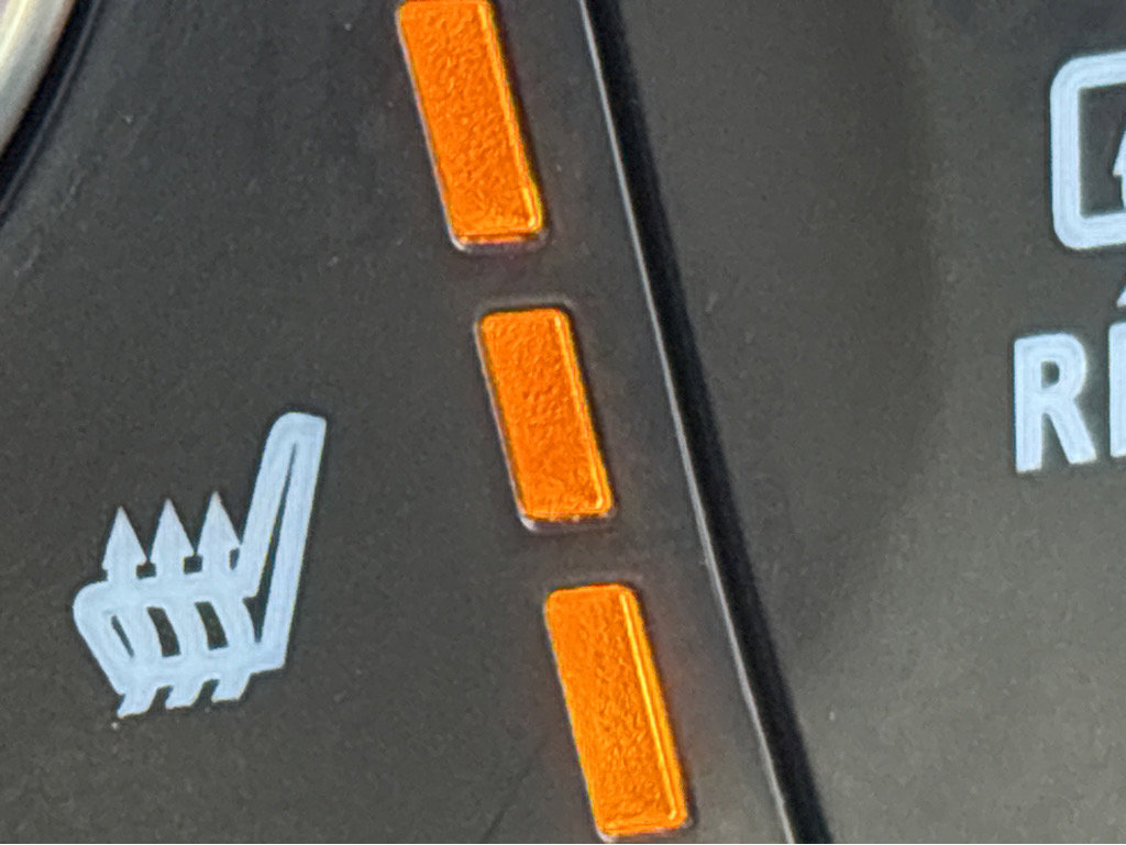 Used 2023 Chevrolet Traverse LT image 24