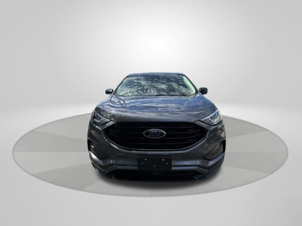 Used 2024 Ford Edge SE w/ Black Appearance Package image 2