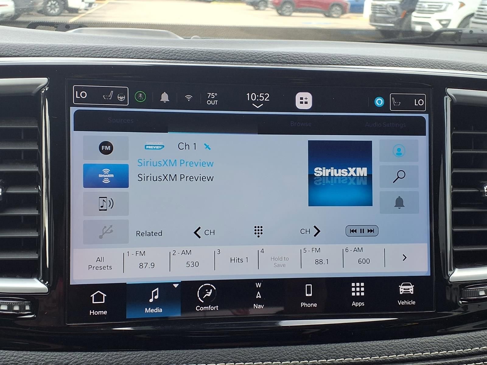 Used 2023 Chrysler Pacifica Limited image 5