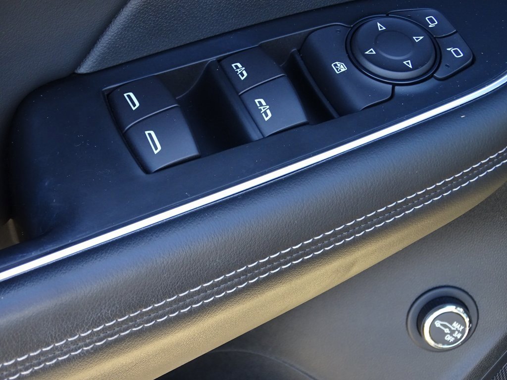 Used 2021 Buick Envision Essence w/ Technology Package I image 14