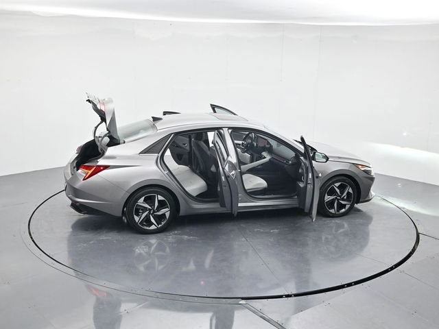 Used 2023 Hyundai Elantra Limited image 46