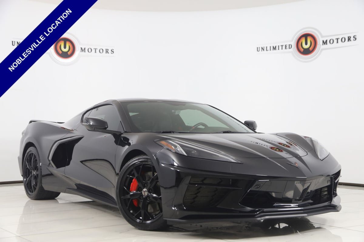 Used 2021 Chevrolet Corvette Stingray Premium Cpe w/ Z51 Performance Package RWD image 1