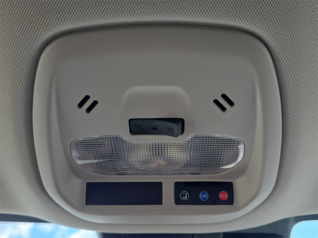 Used 2025 Chevrolet Trax LS image 36