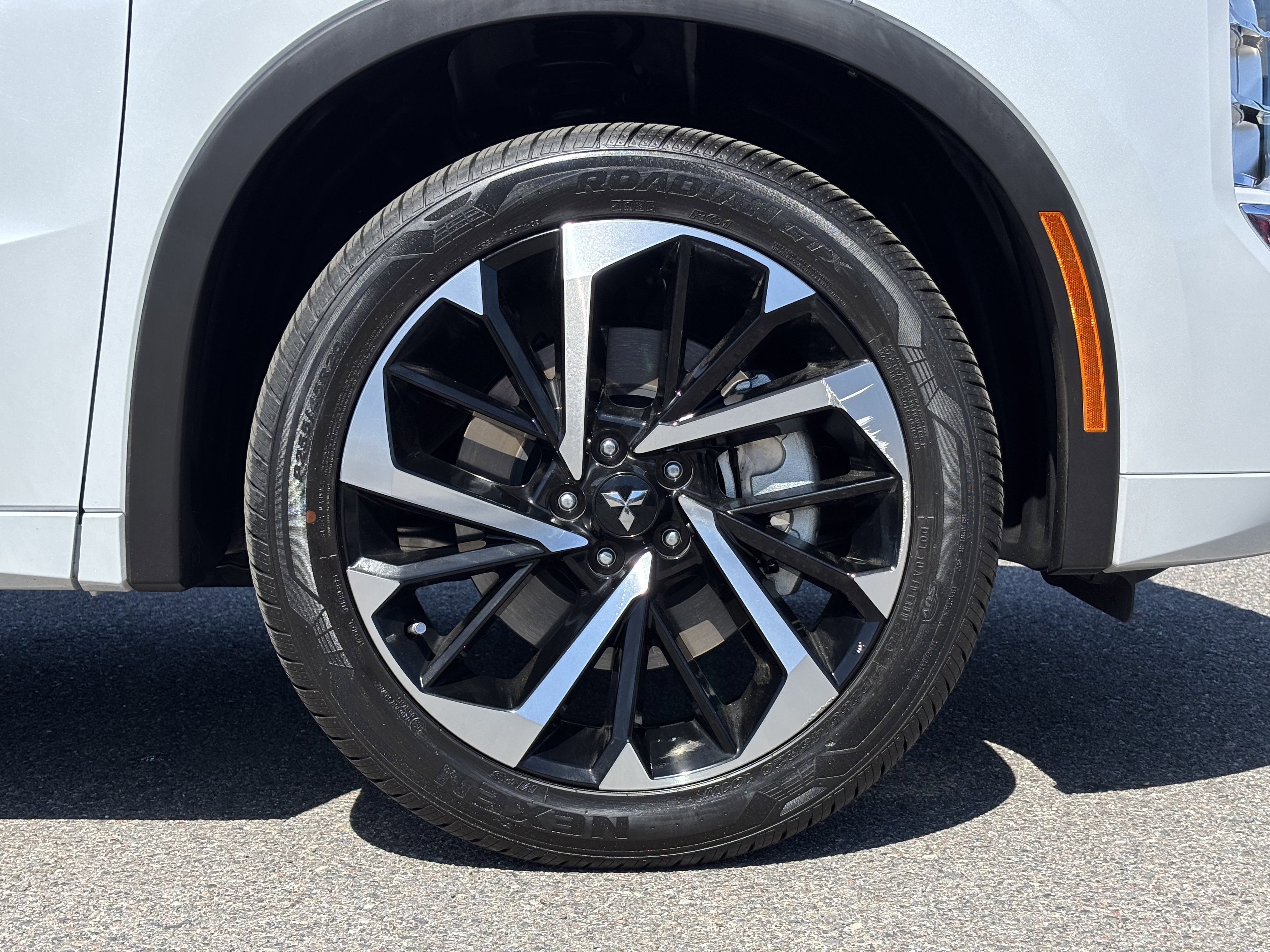 Used 2024 Mitsubishi Outlander SEL image 12